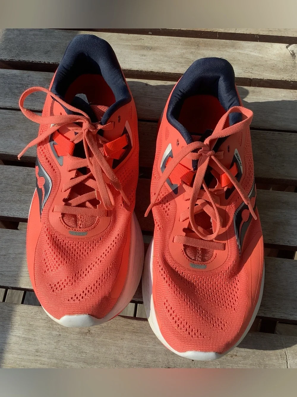 Saucony Guide 15 Running Shoes in Sunstone/Night - Women’s Sz 8 - EUC